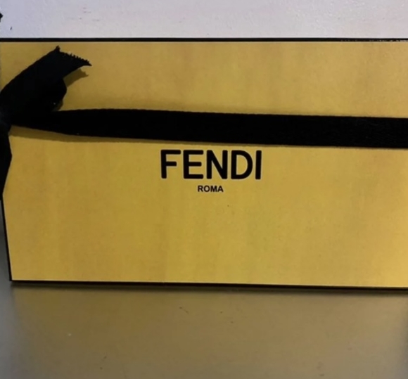 Fendi - Picture 2 of 10
